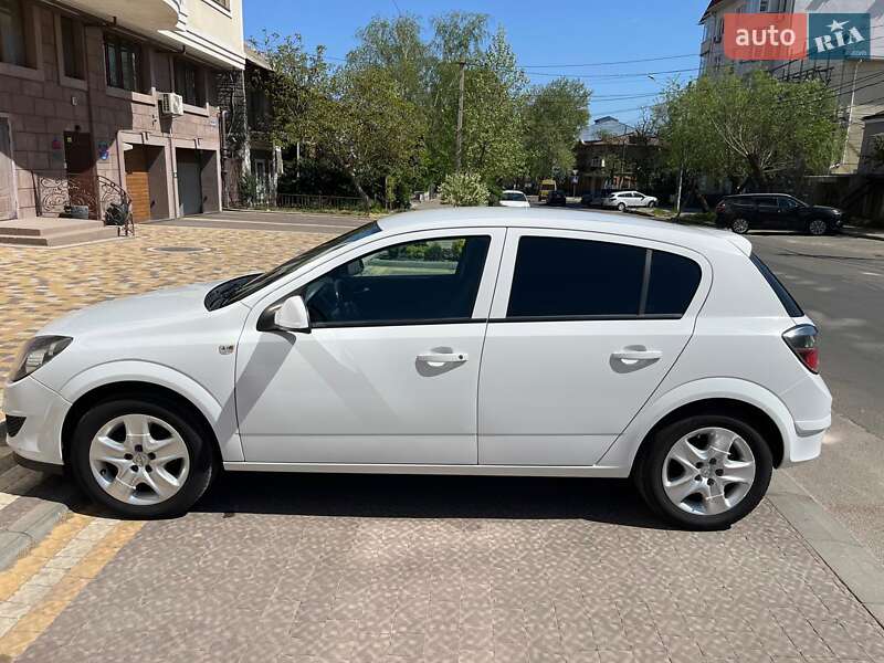 Хетчбек Opel Astra 2012 в Миколаєві