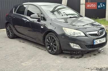 Хэтчбек Opel Astra 2011 в 