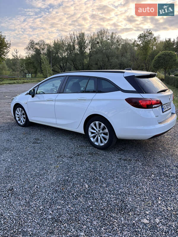 Універсал Opel Astra 2017 в Умані
