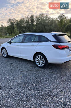 Универсал Opel Astra 2017 в 