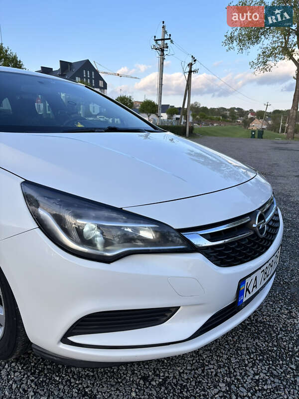 Універсал Opel Astra 2017 в Умані