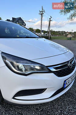 Универсал Opel Astra 2017 в 