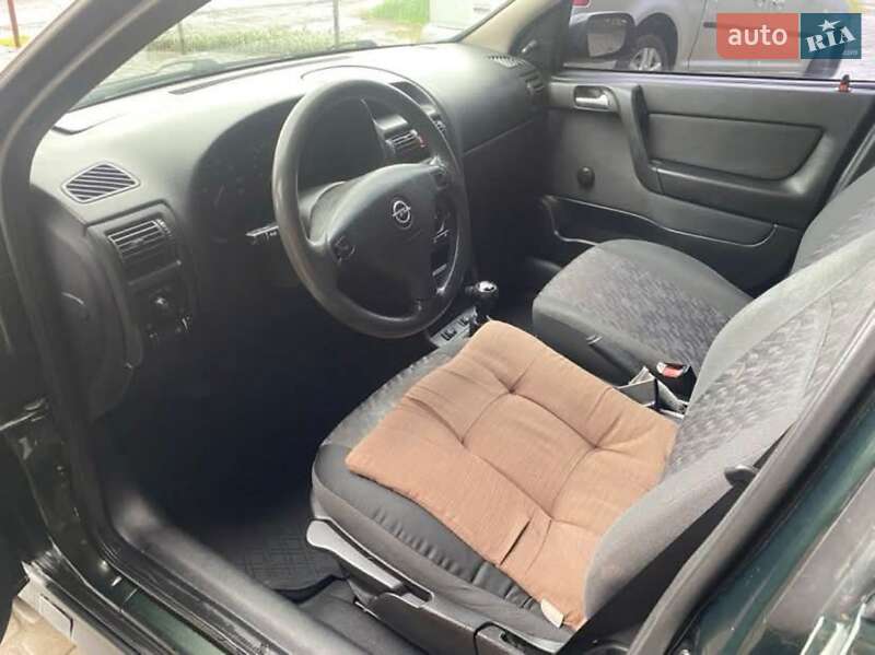Седан Opel Astra 2002 в Кутах