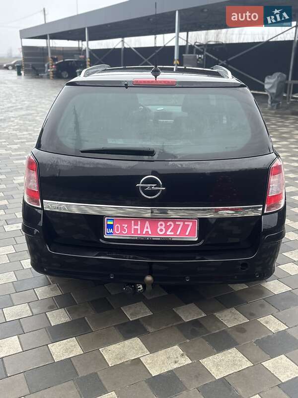 Універсал Opel Astra 2008 в Полтаві