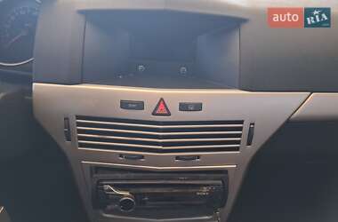 Хэтчбек Opel Astra 2008 в 