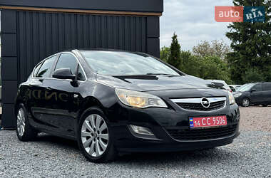 Хэтчбек Opel Astra 2011 в Дрогобыче