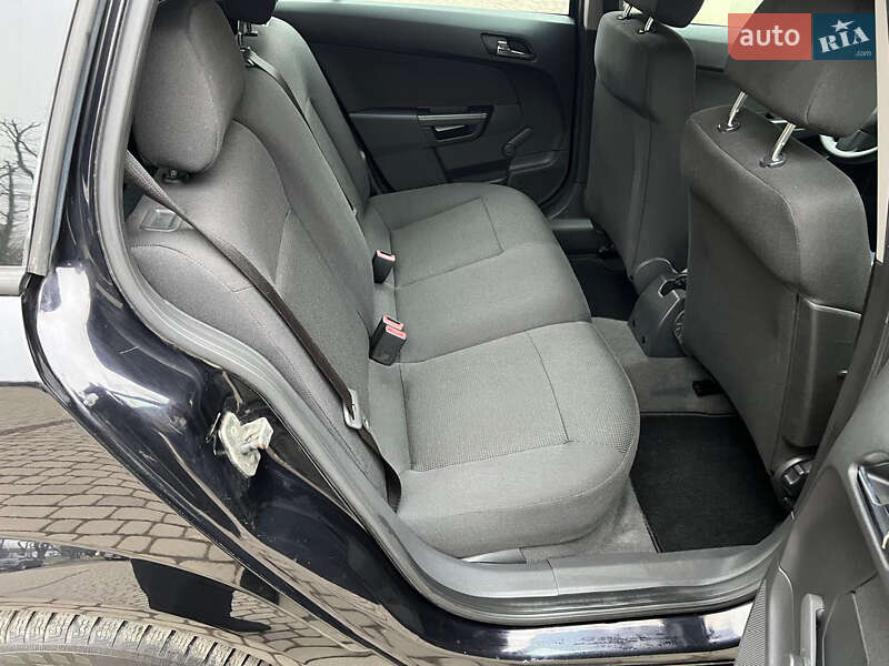 Универсал Opel Astra 2010 в Коломые