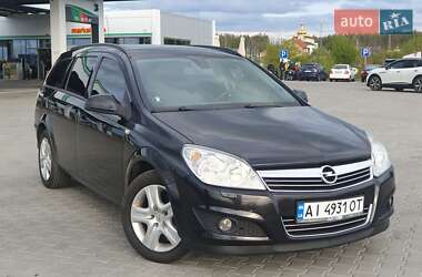 Универсал Opel Astra 2010 в Ирпене