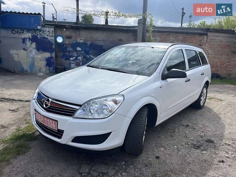 Универсал Opel Astra 2010 в Нежине