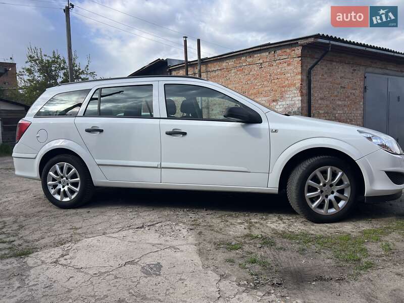 Универсал Opel Astra 2010 в Нежине