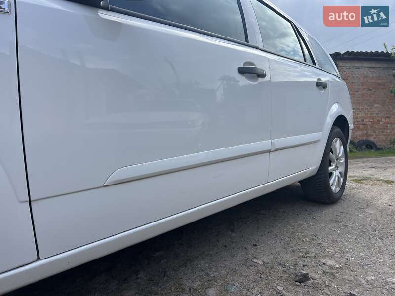 Универсал Opel Astra 2010 в Нежине