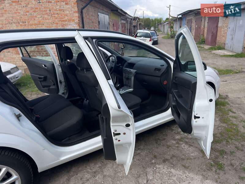 Универсал Opel Astra 2010 в Нежине