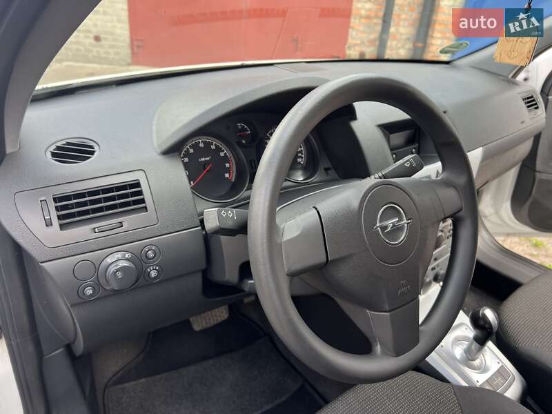 Универсал Opel Astra 2010 в Нежине