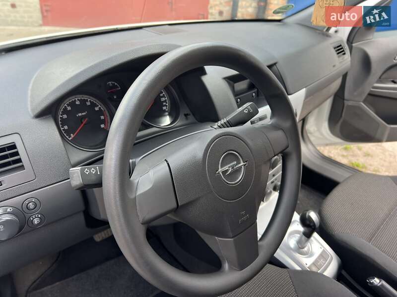 Универсал Opel Astra 2010 в Нежине
