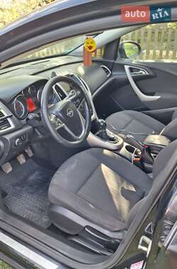 Універсал Opel Astra 2010 в Луцьку