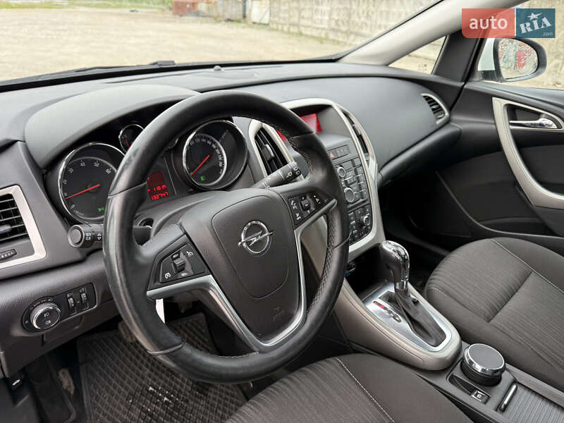 Універсал Opel Astra 2011 в Києві