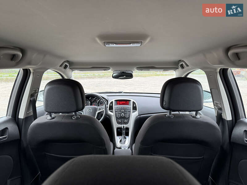 Універсал Opel Astra 2011 в Києві