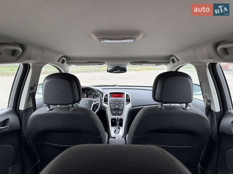 Універсал Opel Astra 2011 в Києві