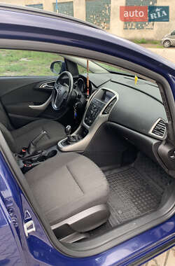Універсал Opel Astra 2011 в 
