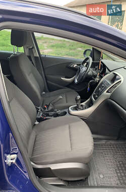 Універсал Opel Astra 2011 в 