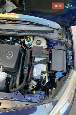 Універсал Opel Astra 2011 в 
