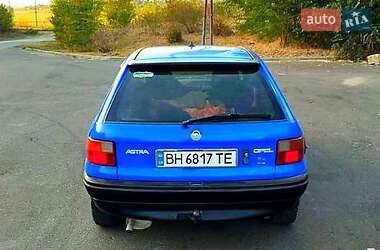 Хэтчбек Opel Astra 1993 в Березовке