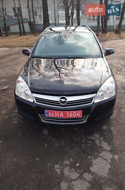 Універсал Opel Astra 2009 в Рівному