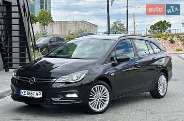 Універсал Opel Astra 2016 в Дніпрі