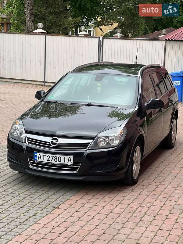 Opel Astra 2010