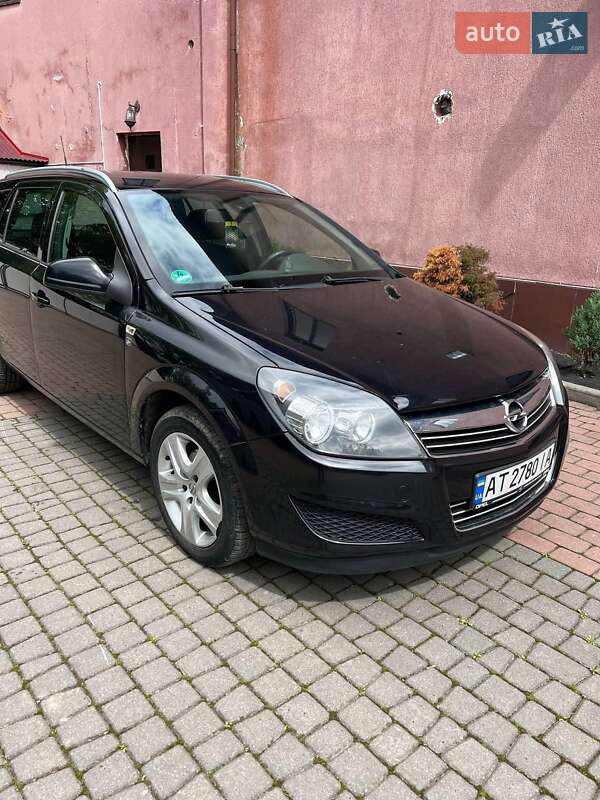 Універсал Opel Astra 2010 в Снятині