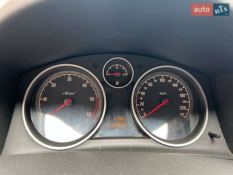 Універсал Opel Astra 2010 в Снятині