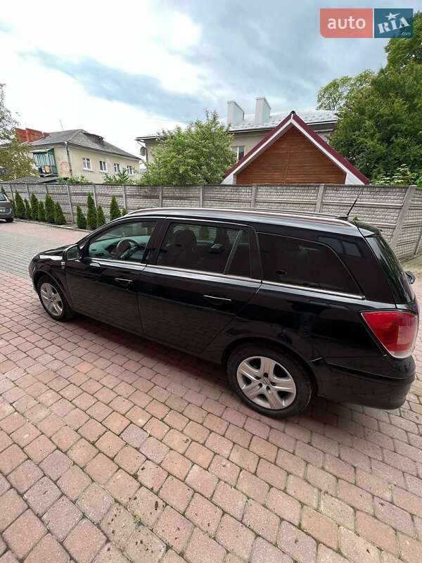 Універсал Opel Astra 2010 в Снятині