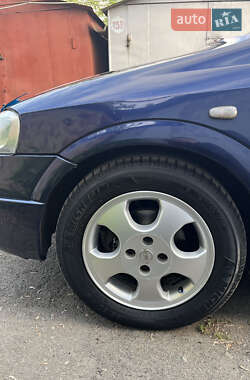 Хетчбек Opel Astra 2003 в 