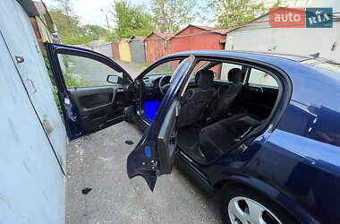 Хетчбек Opel Astra 2003 в 
