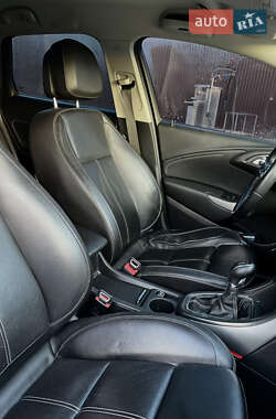 Універсал Opel Astra 2012 в 