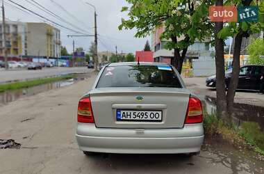 Седан Opel Astra 2006 в 