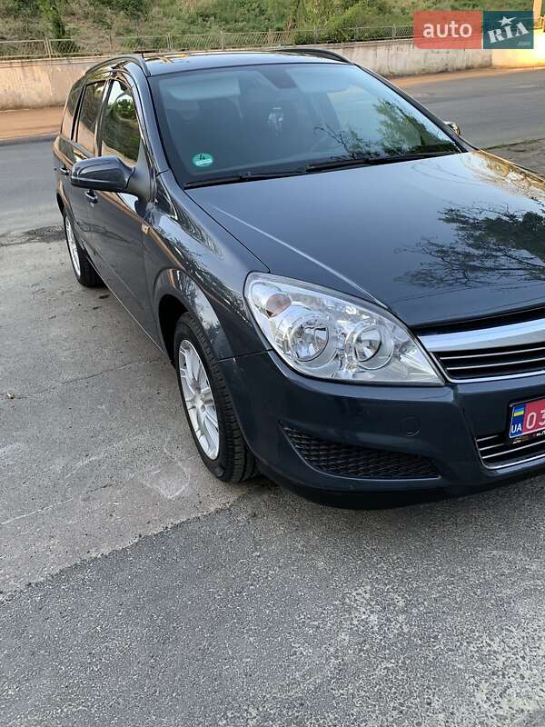 Универсал Opel Astra 2009 в Одессе