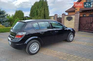 Хетчбек Opel Astra 2009 в 