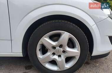 Універсал Opel Astra 2010 в 