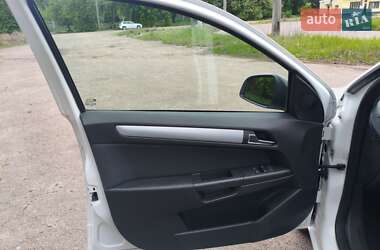 Універсал Opel Astra 2010 в 