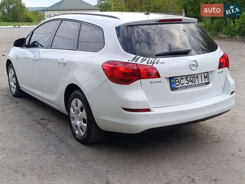 Opel Astra 2012