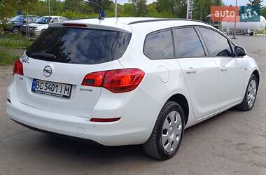 Универсал Opel Astra 2012 в 