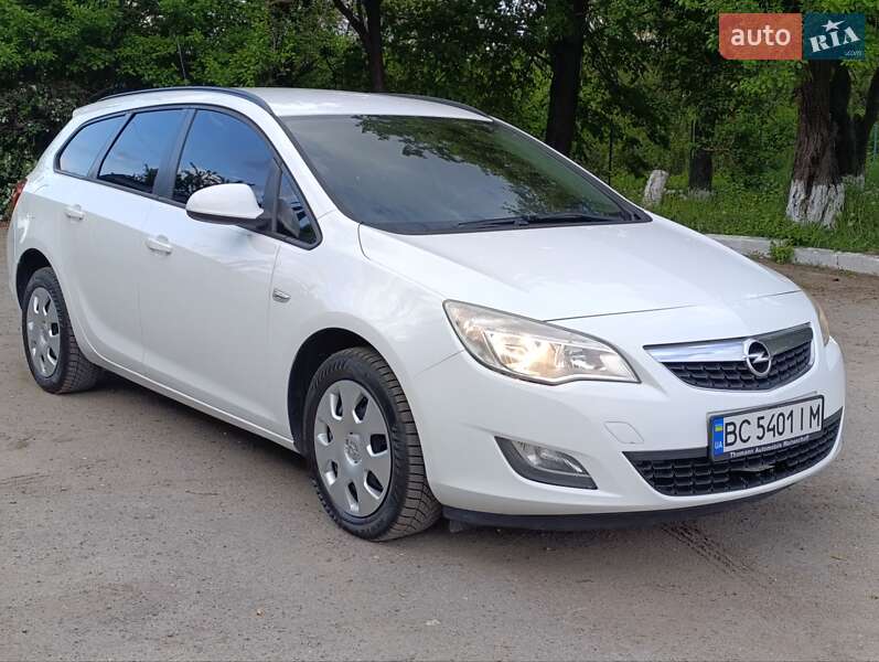 Универсал Opel Astra 2012 в Хмельницком