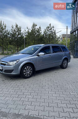 Універсал Opel Astra 2005 в Рівному