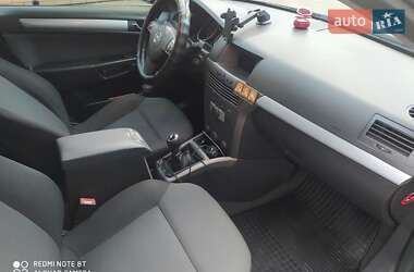 Универсал Opel Astra 2006 в 