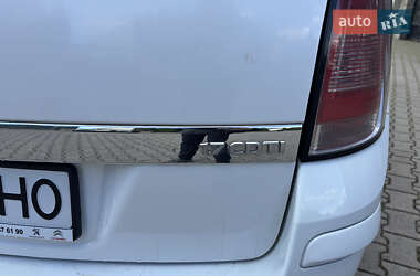 Универсал Opel Astra 2010 в 