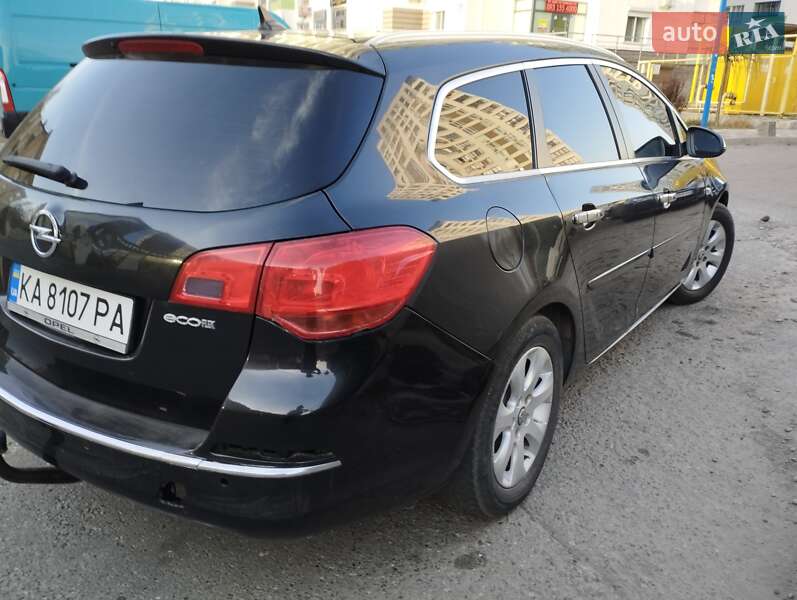 Універсал Opel Astra 2013 в Києві