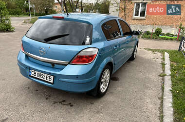 Хетчбек Opel Astra 2005 в 