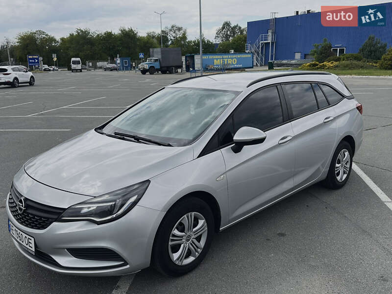 Универсал Opel Astra 2017 в Днепре