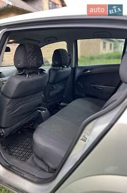 Хетчбек Opel Astra 2006 в 